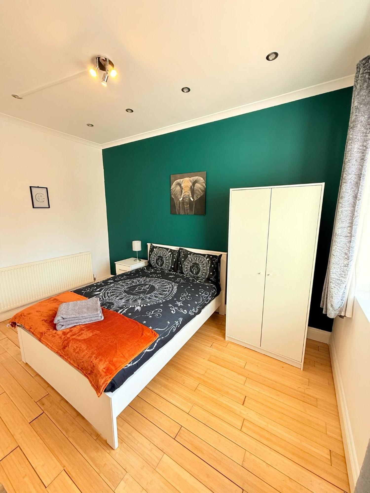 Wembley Rooms Лондон Экстерьер фото