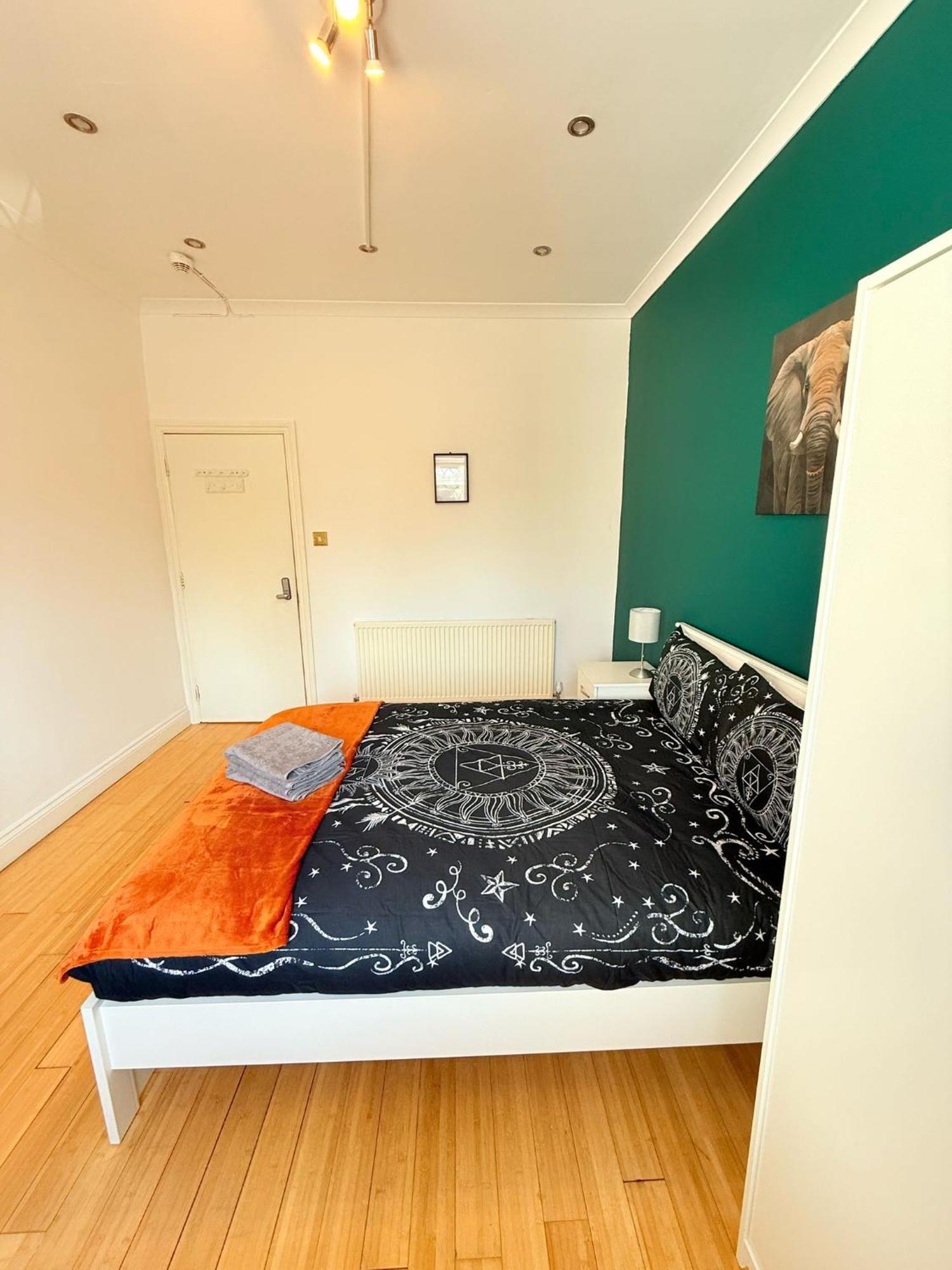 Wembley Rooms Лондон Экстерьер фото