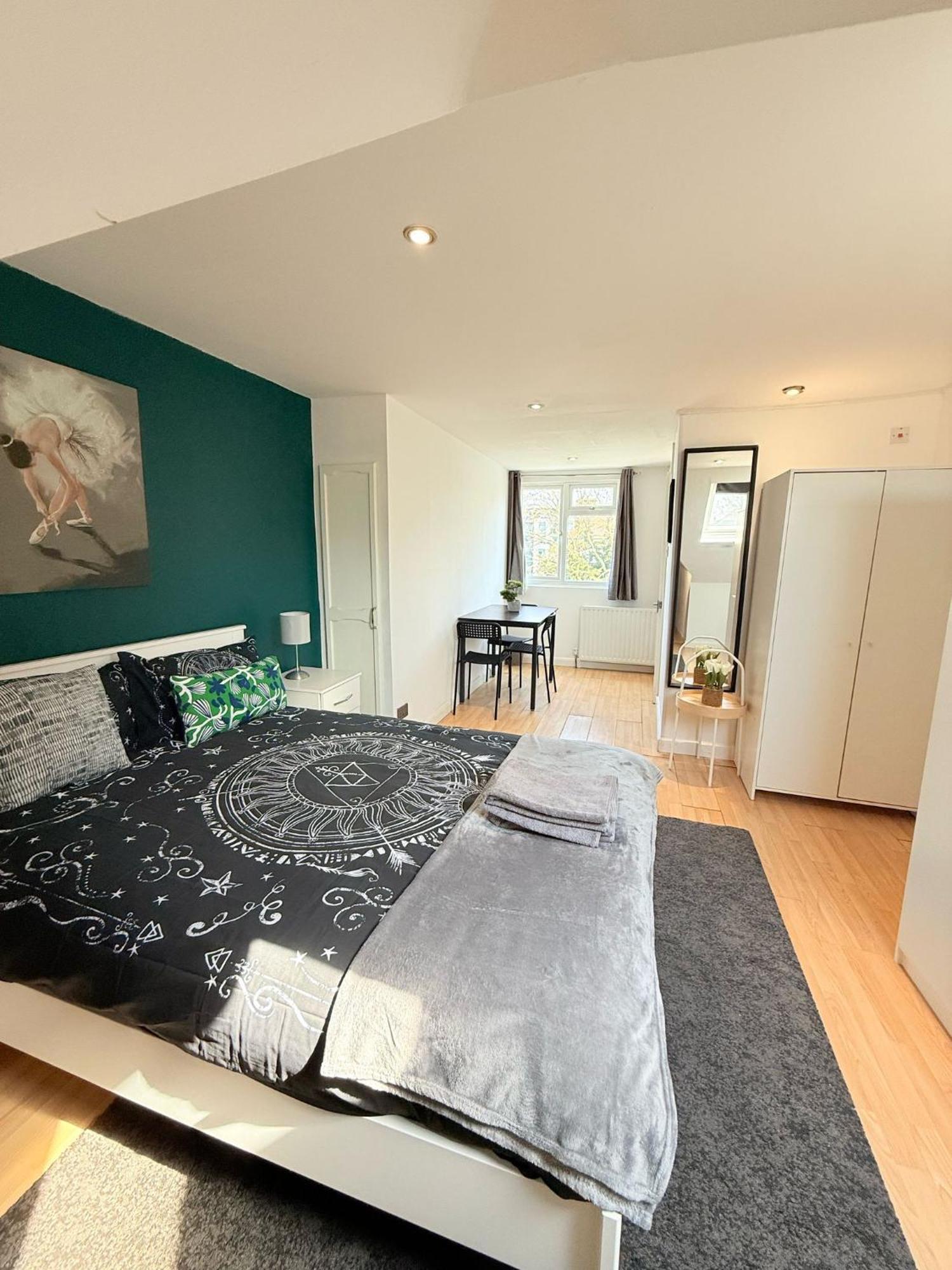 Wembley Rooms Лондон Экстерьер фото