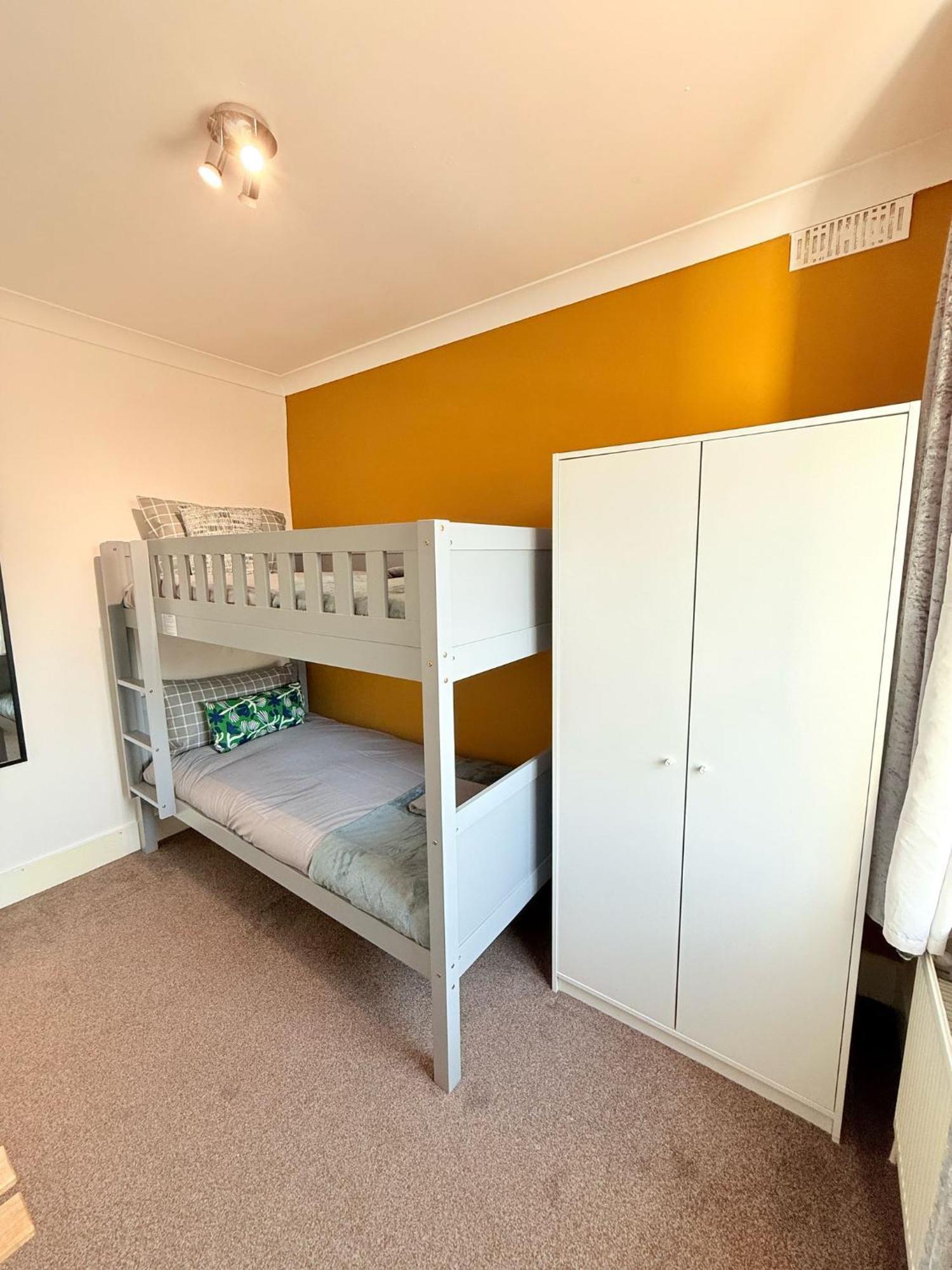 Wembley Rooms Лондон Экстерьер фото