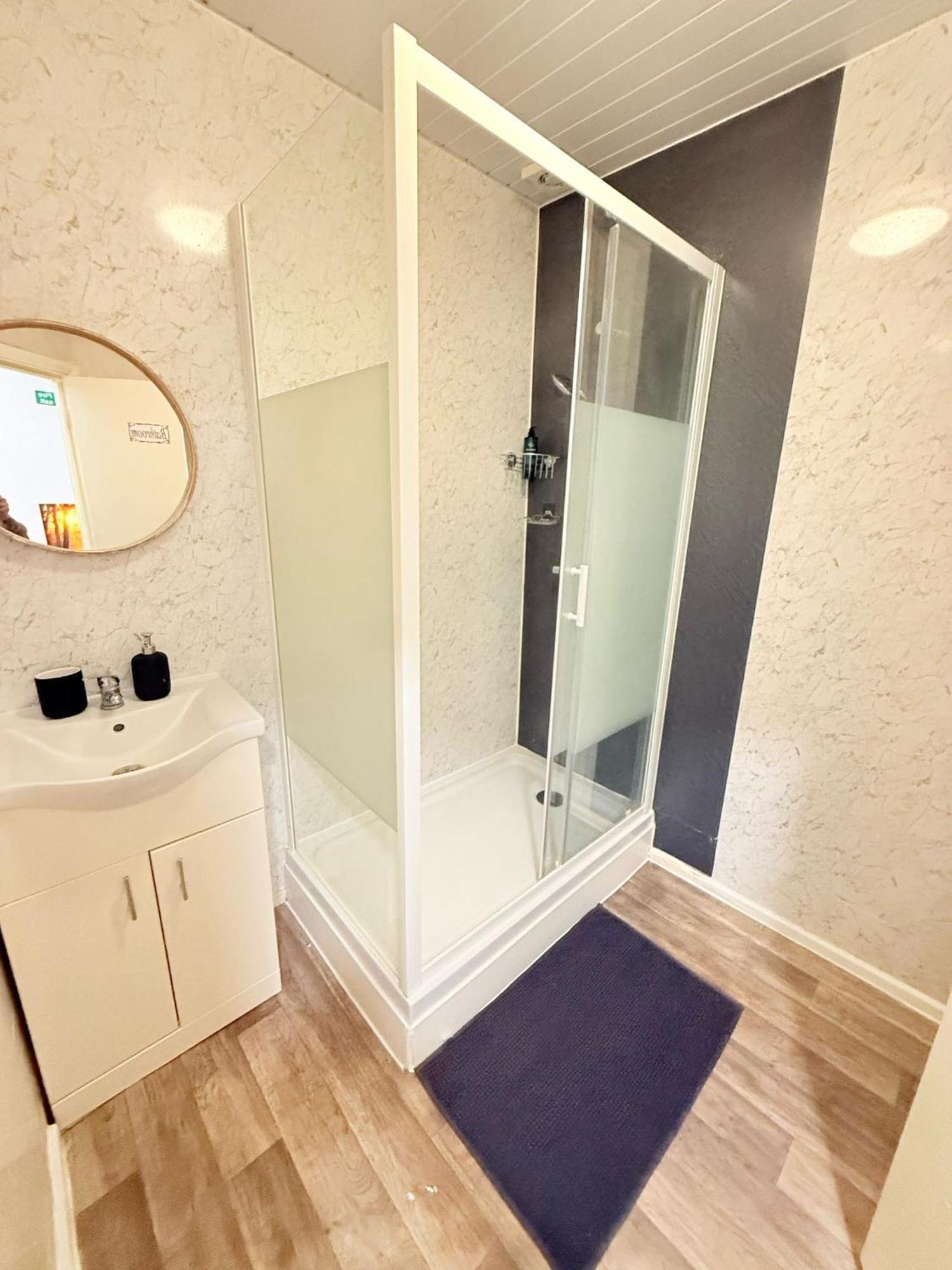 Wembley Rooms Лондон Экстерьер фото