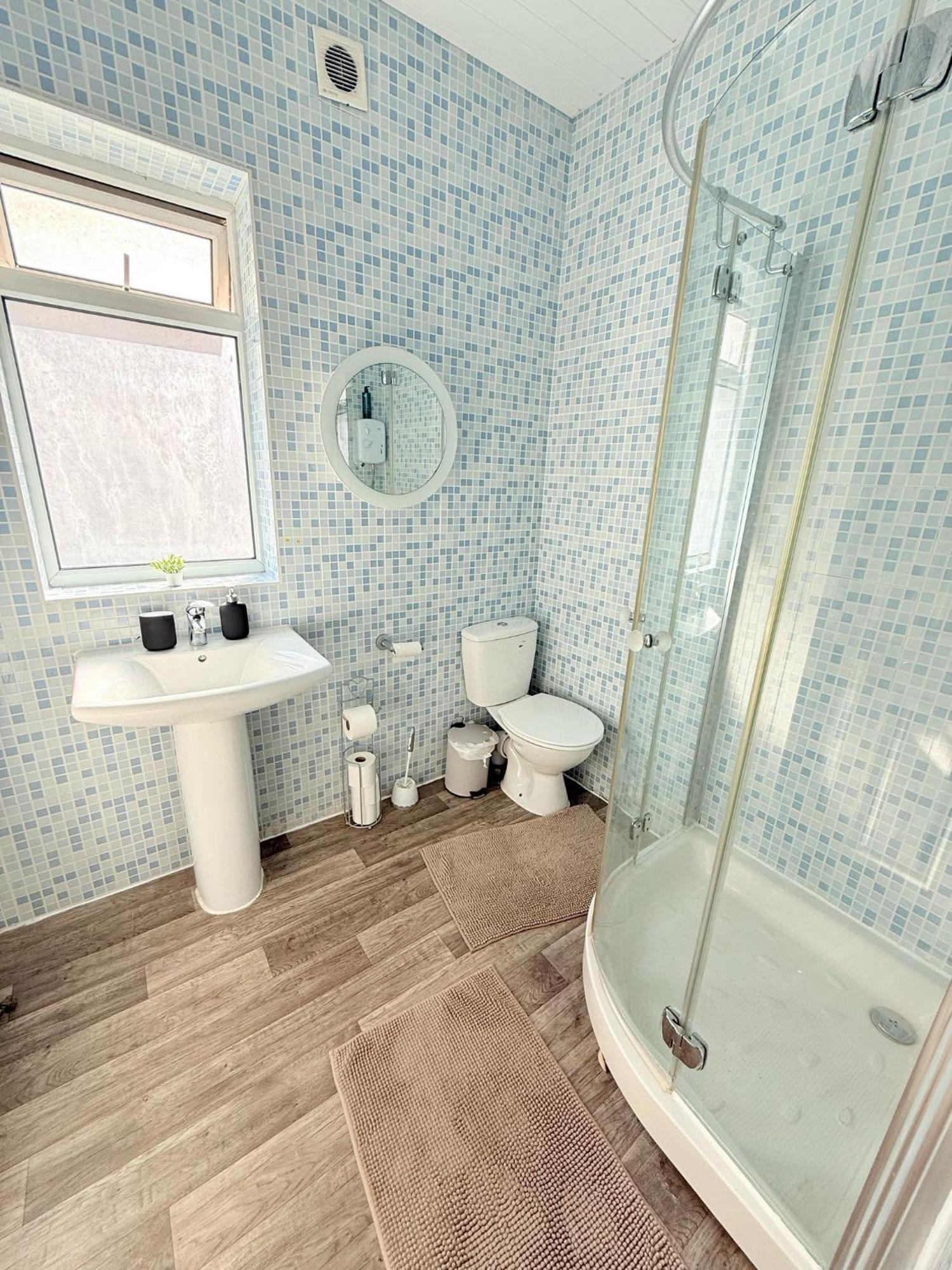 Wembley Rooms Лондон Экстерьер фото