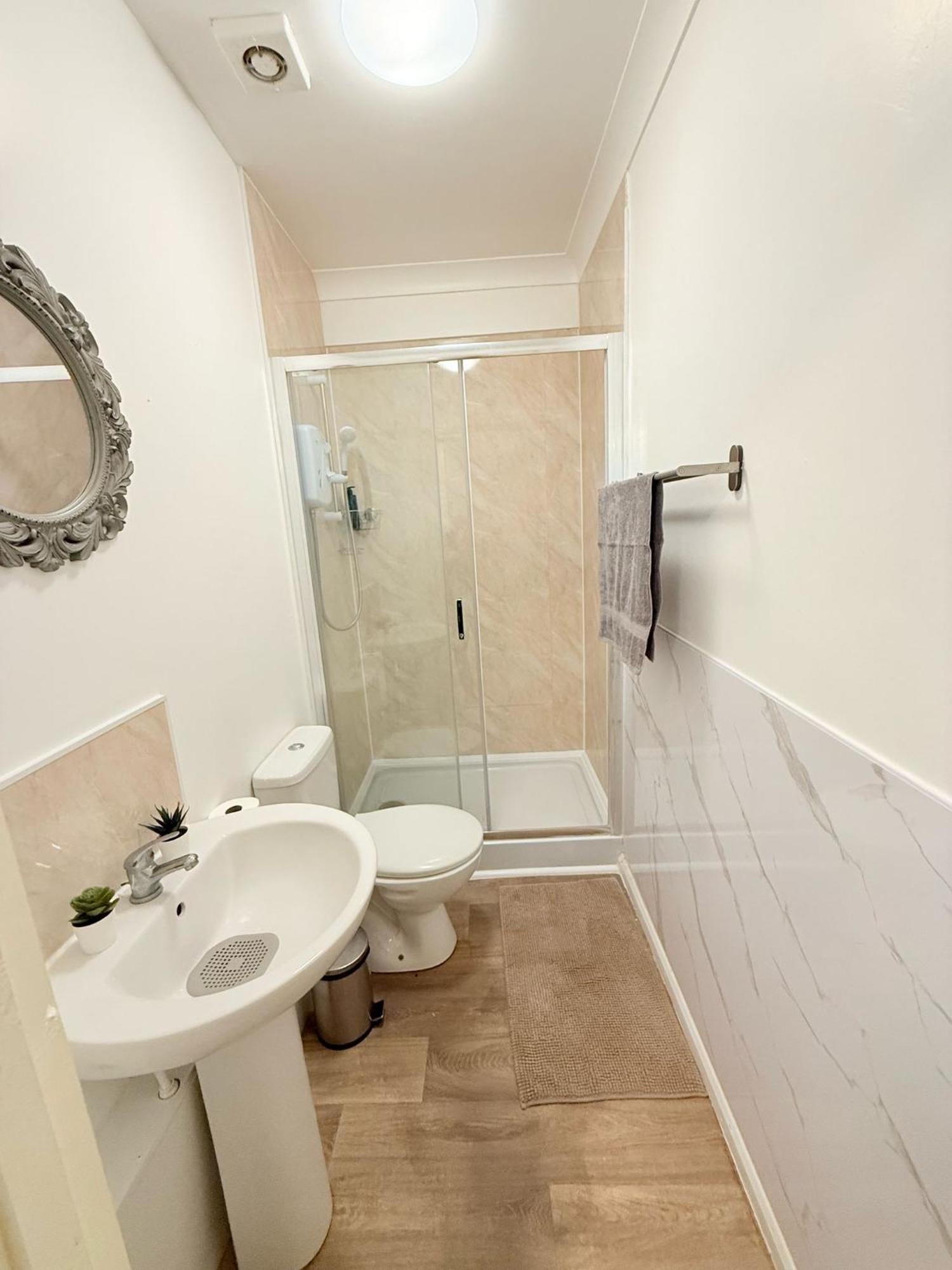Wembley Rooms Лондон Экстерьер фото