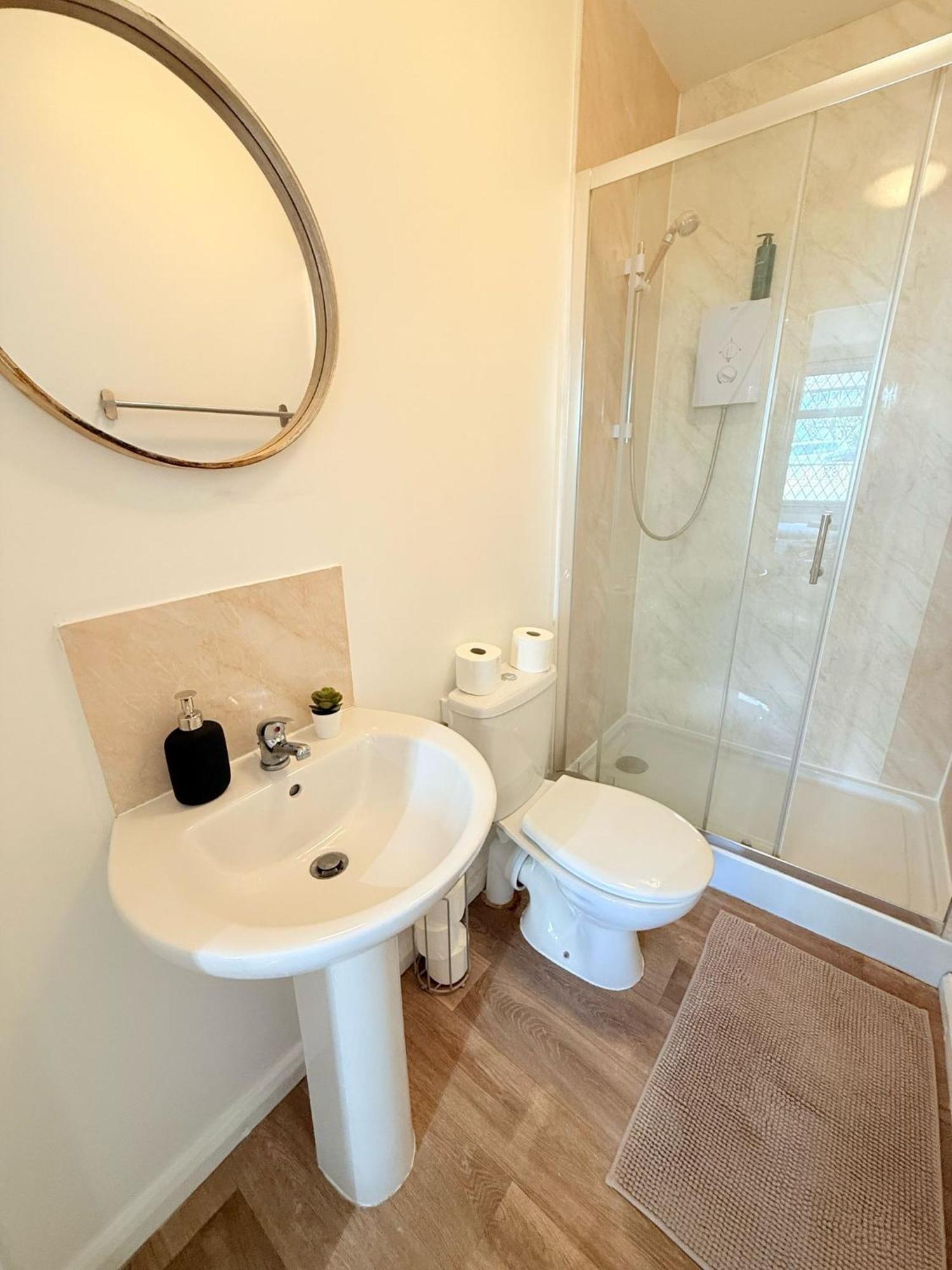 Wembley Rooms Лондон Экстерьер фото