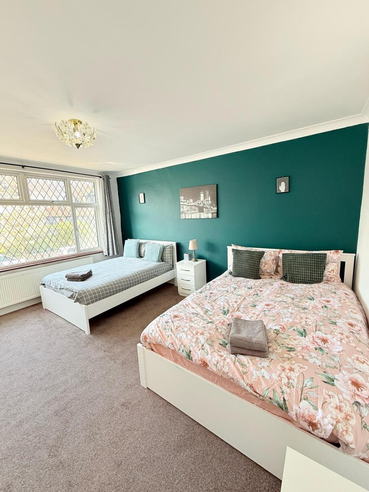 Wembley Rooms Лондон Экстерьер фото