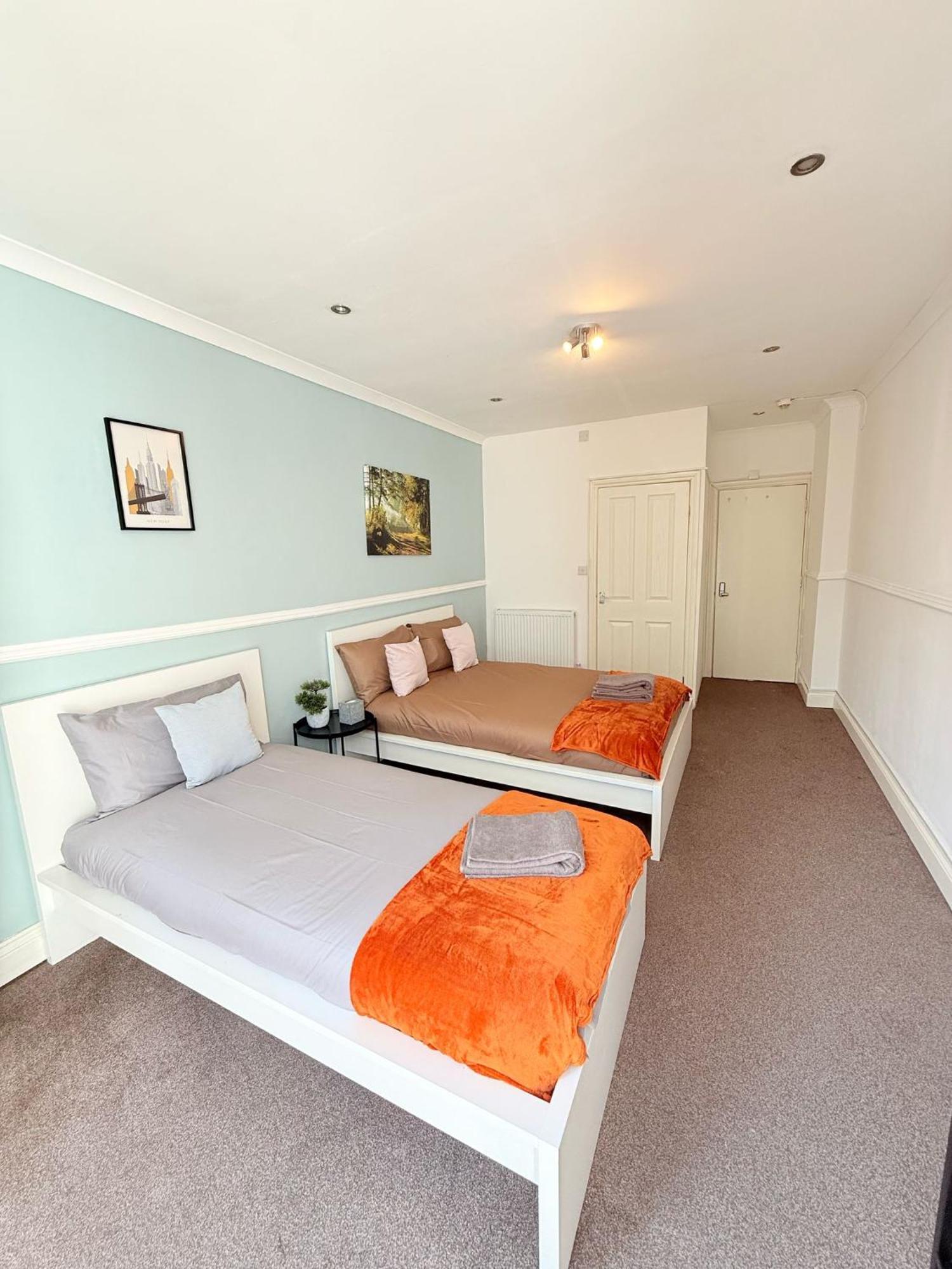 Wembley Rooms Лондон Экстерьер фото